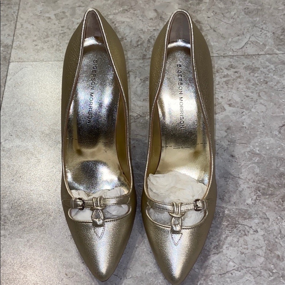 Sigerson Morrison Gold Pumps